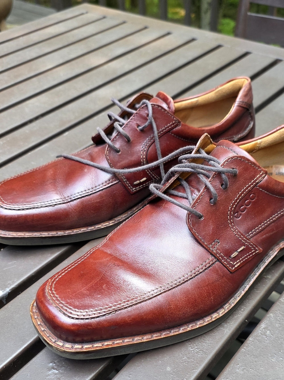 Ecco Men’s Dark Burgundy Leather Derby Lace-Ups